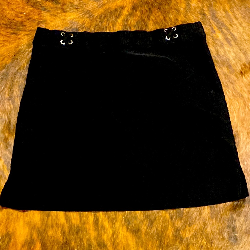 Black skort